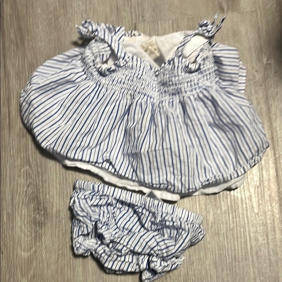 4/$30 GAP Striped Blue and White Kids Outfit 6-12M - Picture 1 of 1